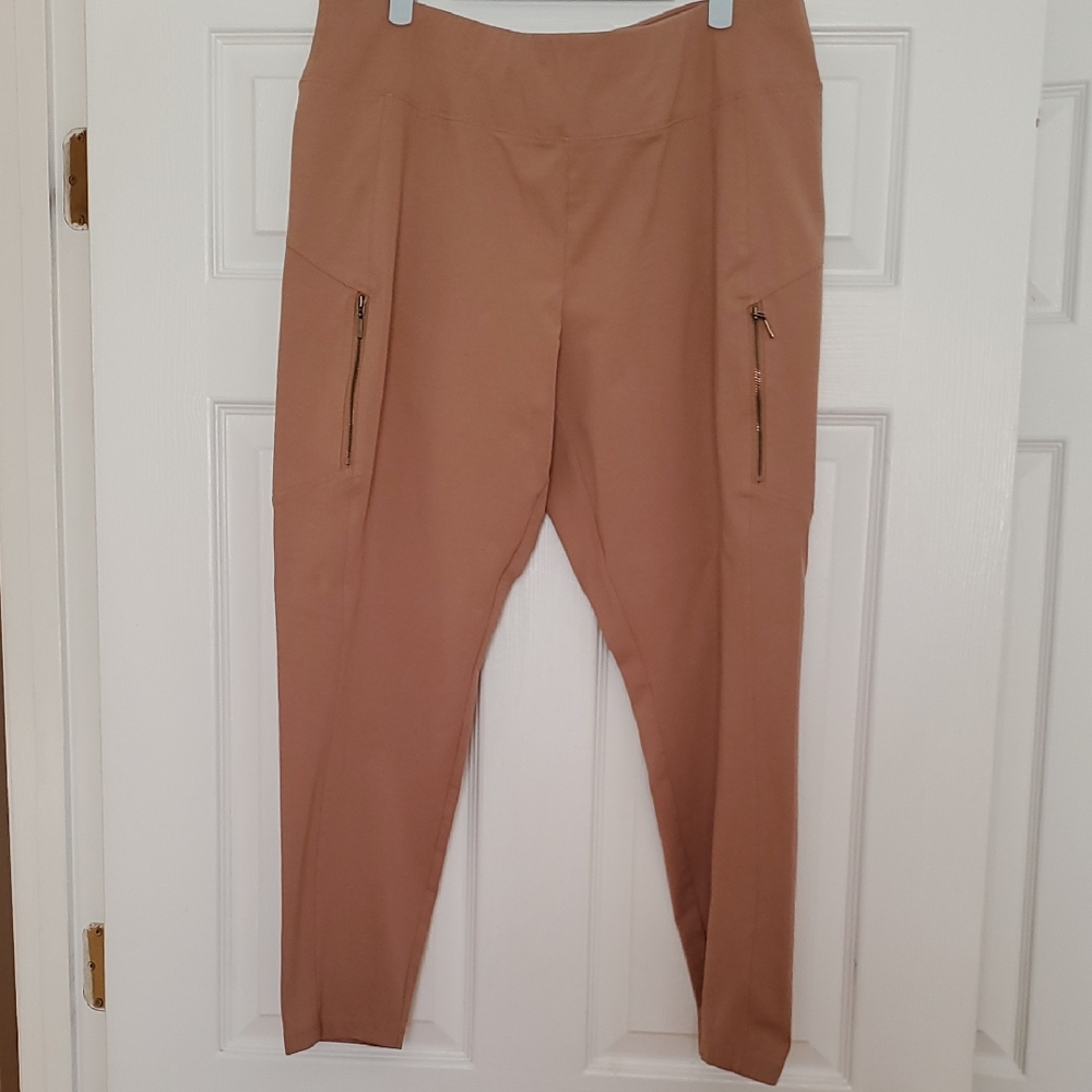 Susan Graver Weekend Tan Pull On Straight Leg Pants With Front Zip Pockets,NWOT.